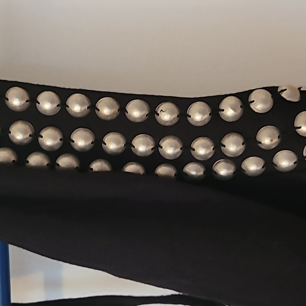 Top - Picture 2 of 6
